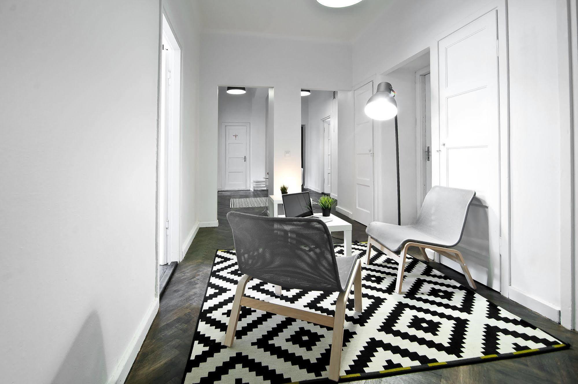 Extra Hostel "Easy Kaunas" エクステリア 写真